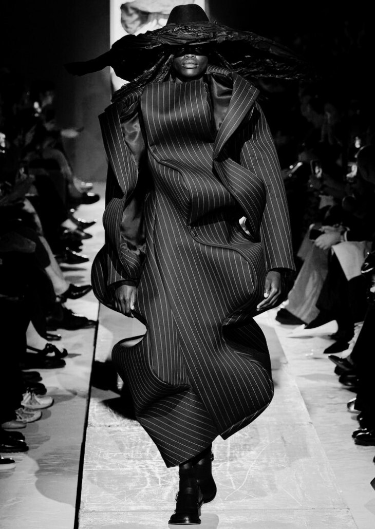 COMME DES GARÇONS